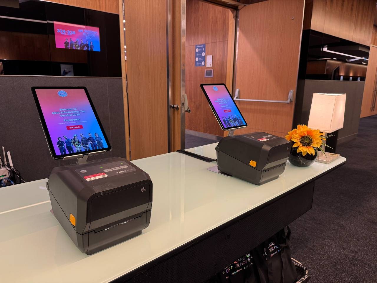 Zebra ZD420T Thermal Badge Printer — view 3